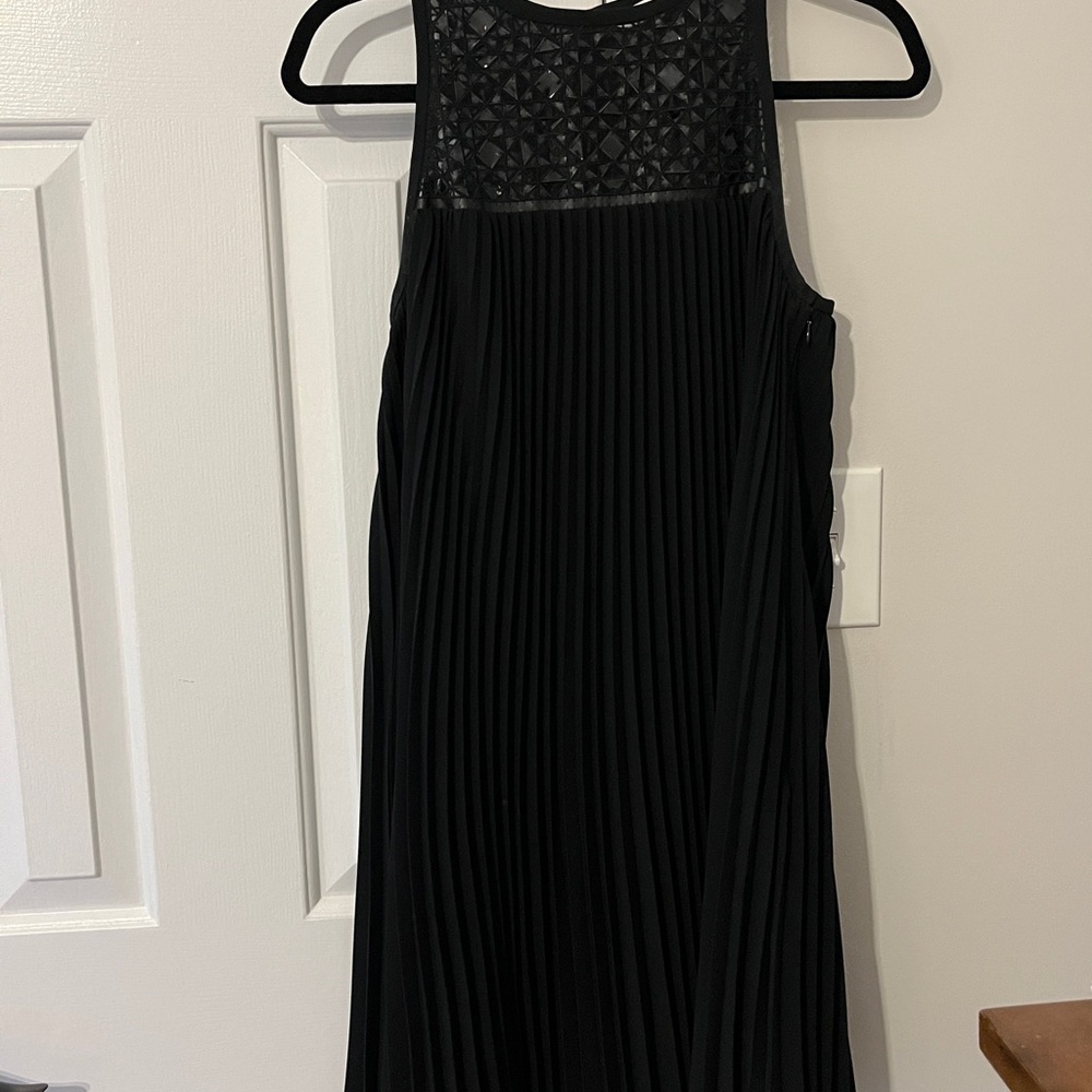 Elegant Black Dress with Detail